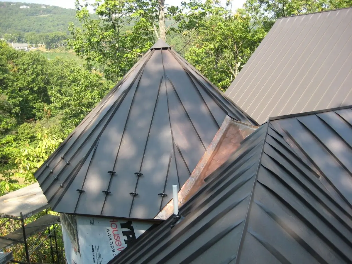Professional Roof Tarp Installation by Craftsman Roofing in Gallows Hill
